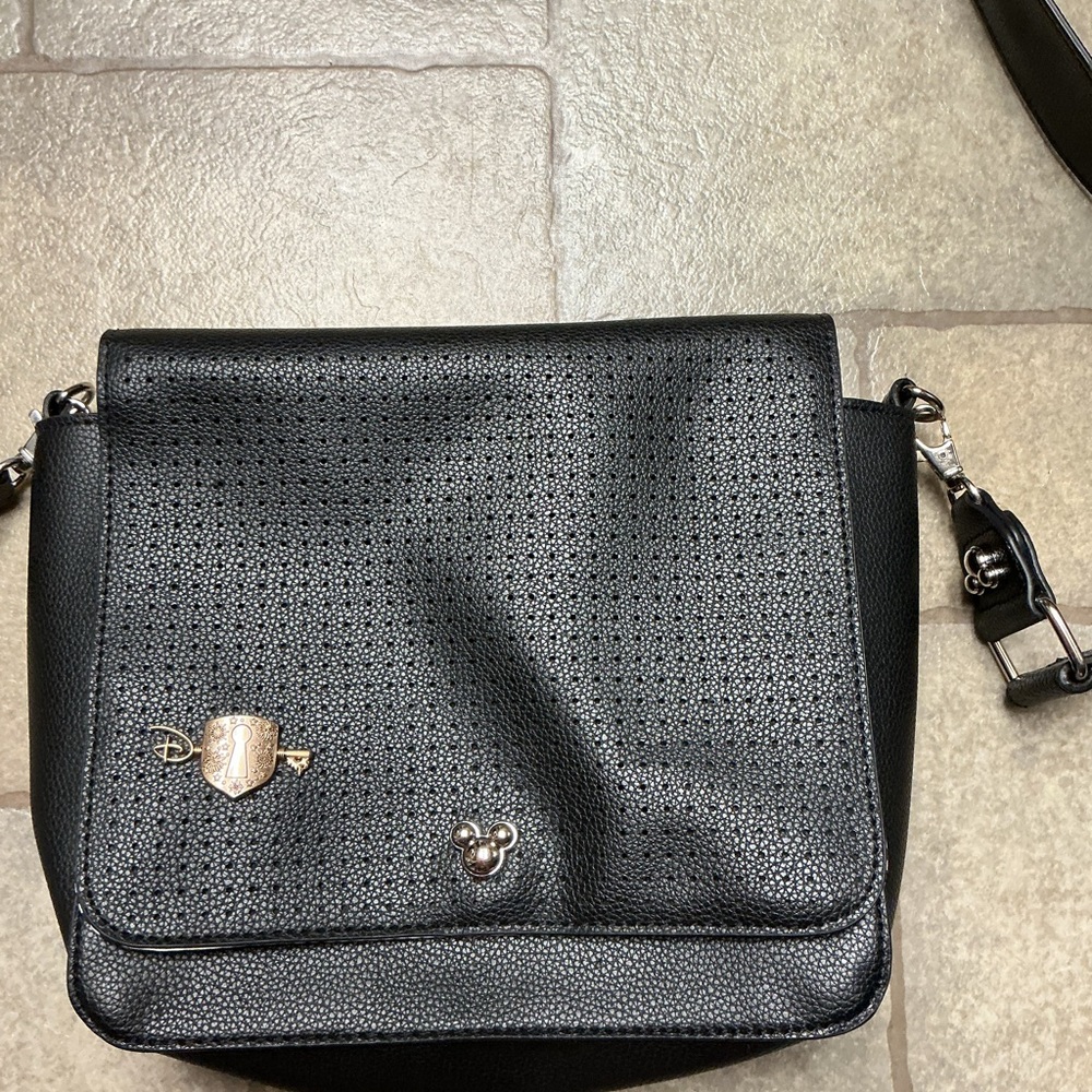 Disney Mickey Mouse Icon Square Flair Crossbody Bag W/ Exclusive Pin